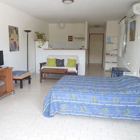 Apartmán Au Meuble Des Roches Saint-Gilles-les Bains Exteriér fotografie