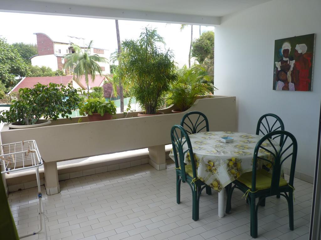 Apartmán Au Meuble Des Roches Saint-Gilles-les Bains Exteriér fotografie