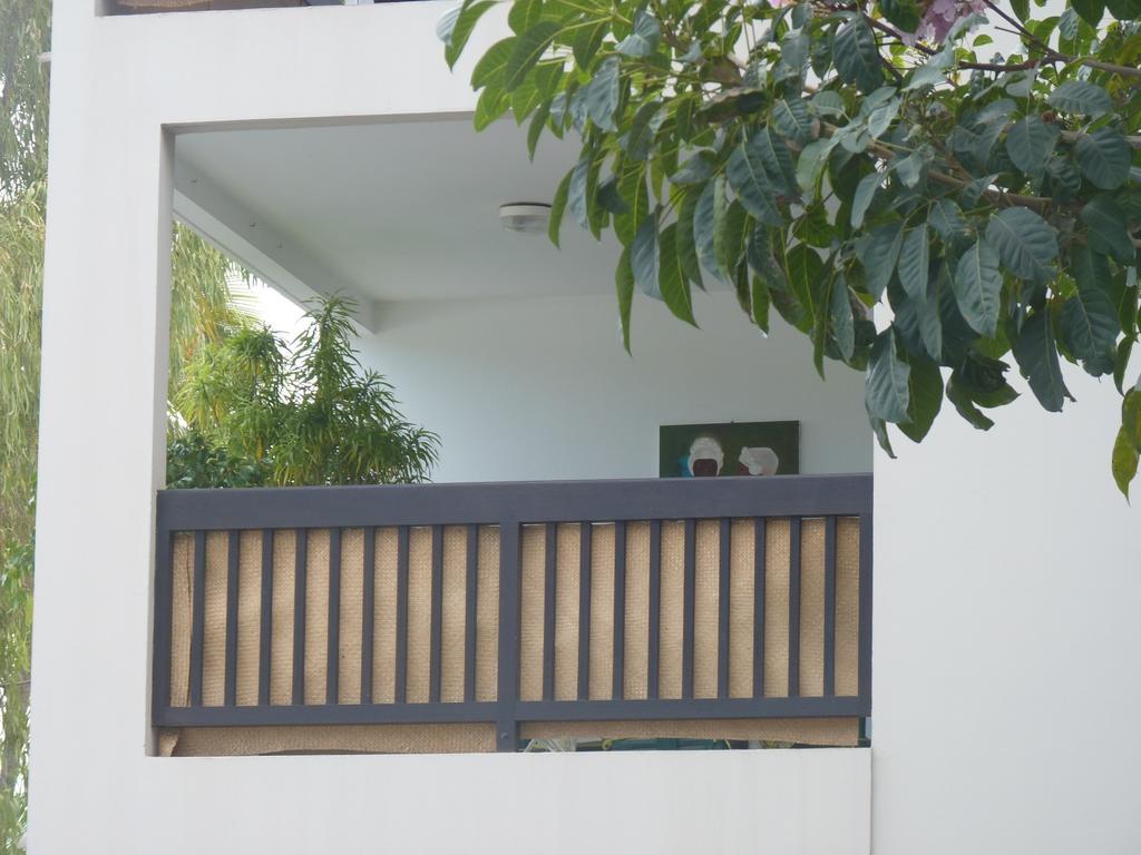 Apartmán Au Meuble Des Roches Saint-Gilles-les Bains Exteriér fotografie